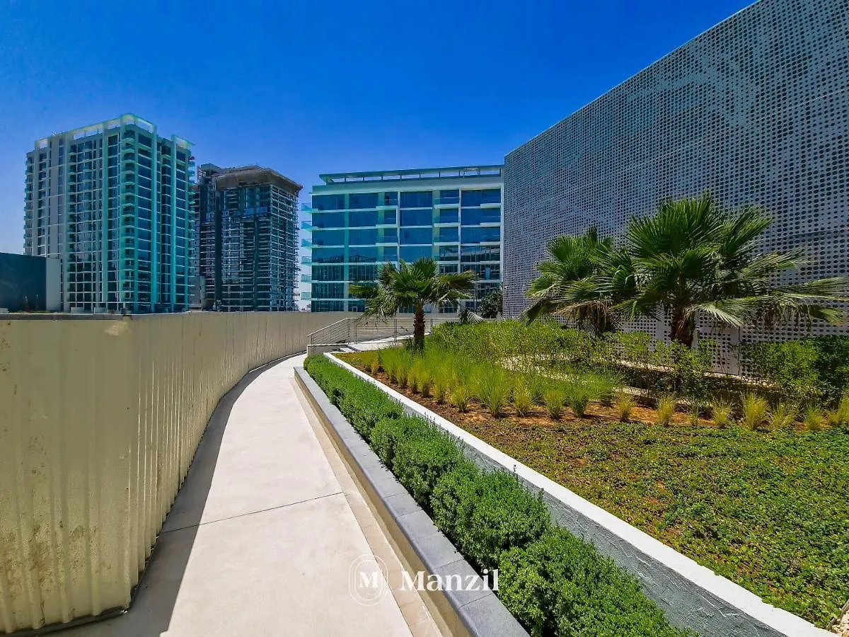 Stylish Waterfront 1 Bedroom W Pvt Beach Near Downtown Dubai